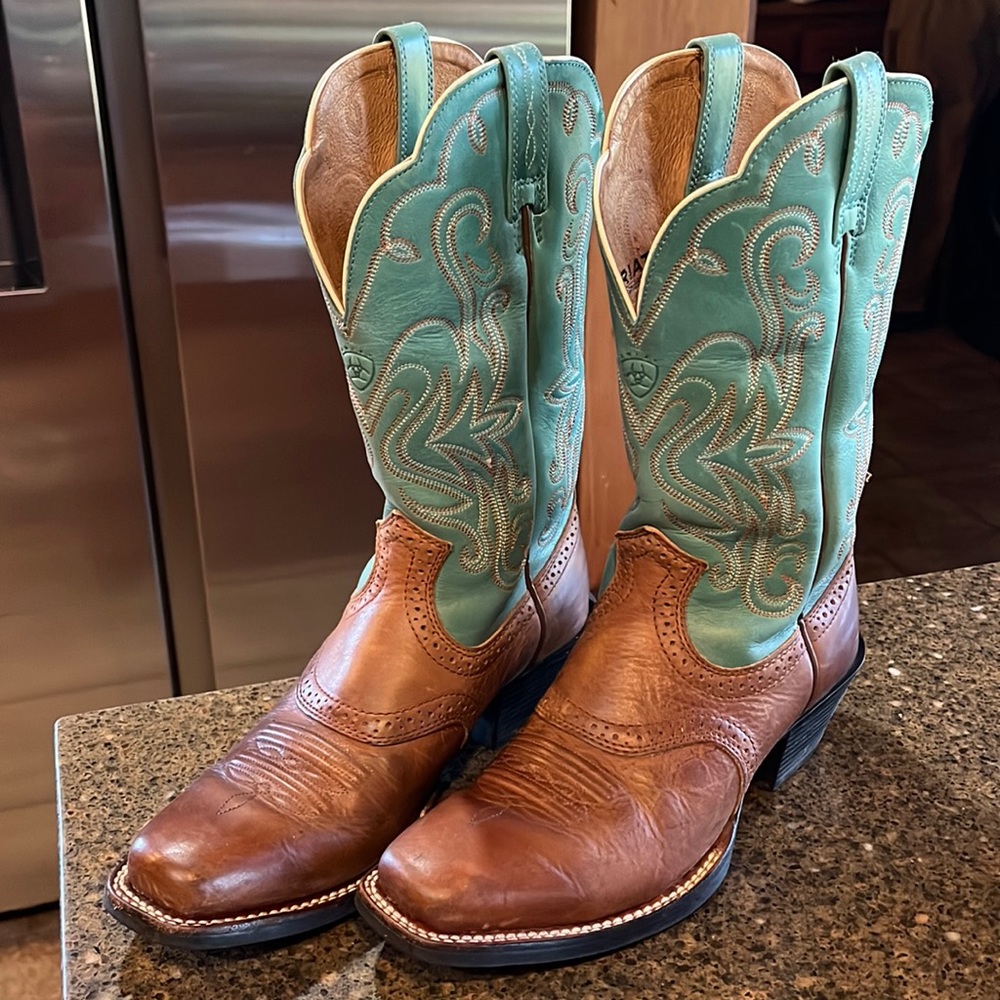 Women’s Ariat boots Sz 7